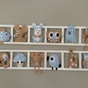 Decoration Chambre Bebe Figurines Tons Pastel Beige Et Bleu