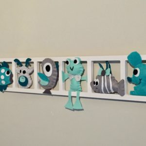 decoration murale chambre enfant turquoise gris figurines feutrine