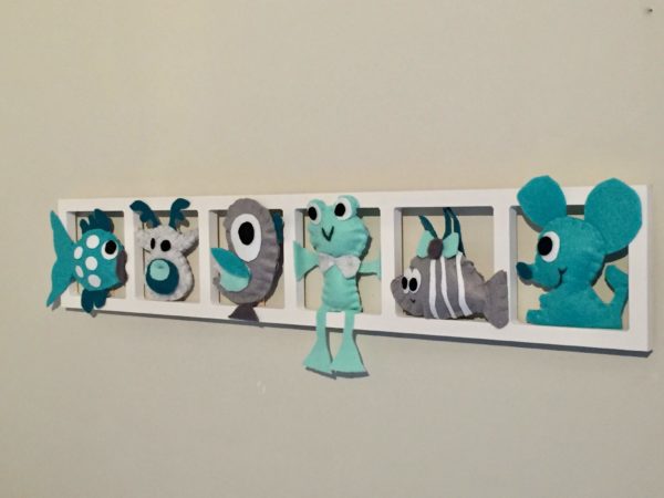 decoration murale chambre enfant turquoise gris figurines feutrine