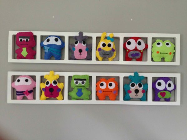 Decoration murale chambre enfant thème petit monstres multicolores